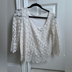 White lace floral 3/4 sleeve top